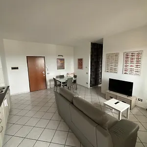 https://appartamento-al-grattacielo.emilia-romagnahotels.net